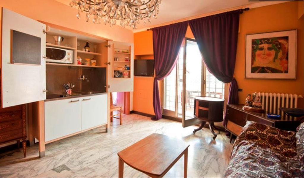 Julia's Domus Apartment *